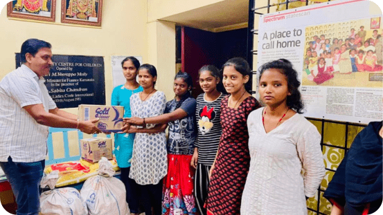 Distributed food kits to children home